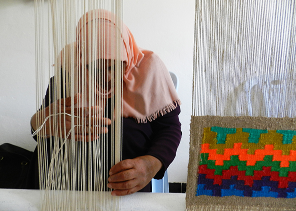 Craft woman at the loom (Kasserine, Tunisia)