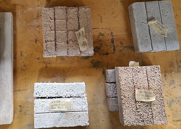Samples of fibre-reinforced matrices made with thermal-plasters. AGATHÓN 09 | 2021