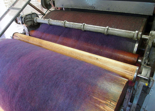 Wool carding in Verzasca Valley, Switzerland (source: proverzasca.ch). AGATHÓN 15 | 2024