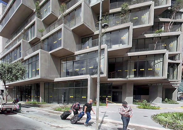 IQON Building (2022) in Quito, designed by Bjarke Ingels Group (credits: floor plans redrawn and edited by J. Ochshorn, including highlighted circulation patterns; IQON photo image capture March 2022 ©2024 Google). AGATHÓN 16 | 2024