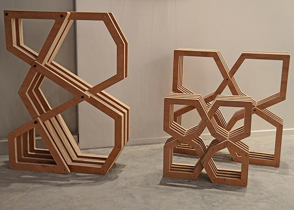 The modular furniture reinterprets the geometry of the Mashrabiya screens and serves different functions, de¬signed by Ahmad Angawi (credit: Zawiya 97 archive, 2024). AGATHÓN 16 | 2024