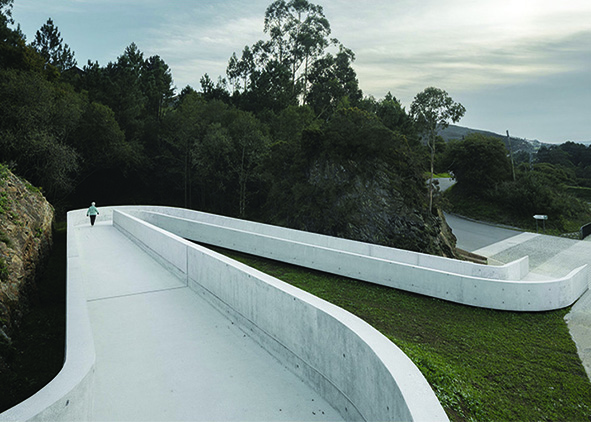 The Rampa Camino Fráncés (2020), designed by CREUSeCARRASCO (credit: L. Díaz Díaz, 2020). AGATHÓN 17 | 2025